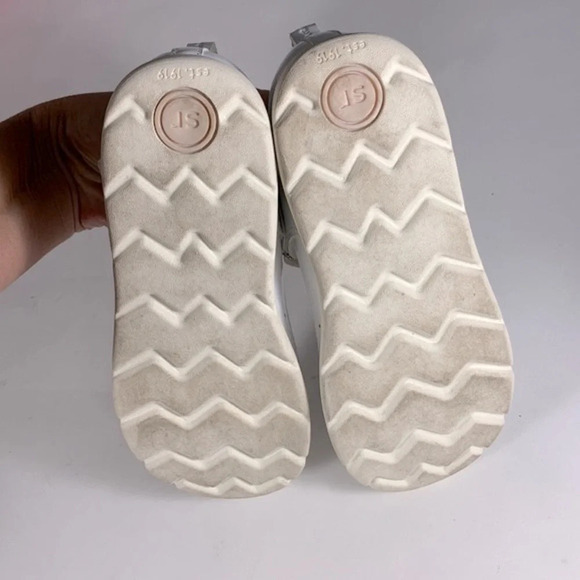 Stride rite size 12 Lacey white patent leather classic Mary Jane star pattern - Picture 8 of 8